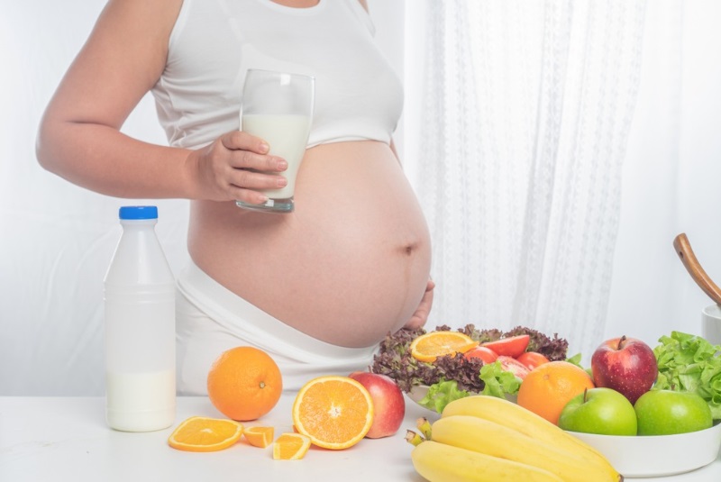 Nên uống sữa tươi đã tiệt trùng khi mang thai