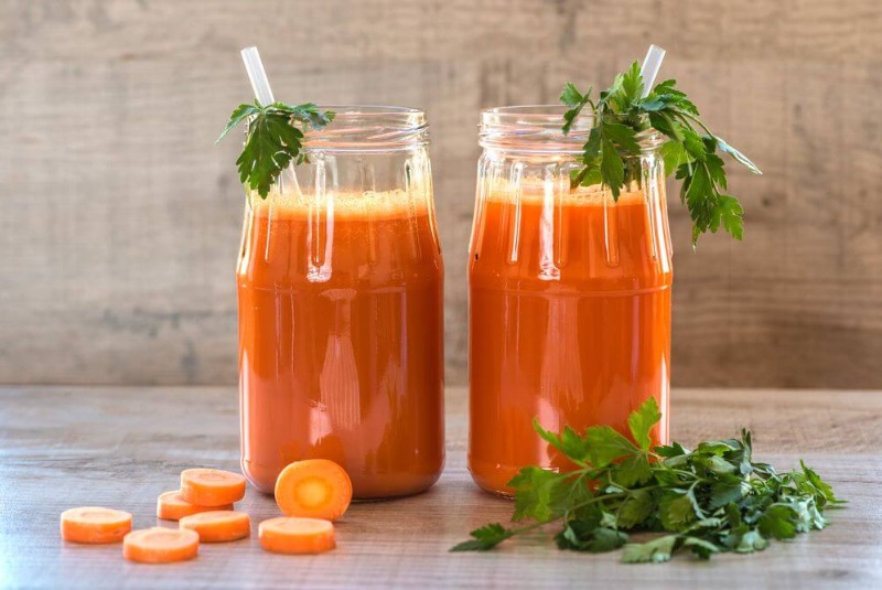 Nước ép cà rốt - Thức uống làm đẹp da sau khi sinh