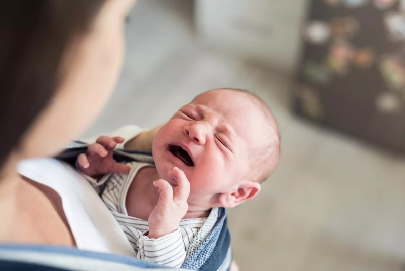 Trẻ sơ sinh khóc thét từng cơn là do đâu? 5 cách khắc phục dành cho bố mẹ