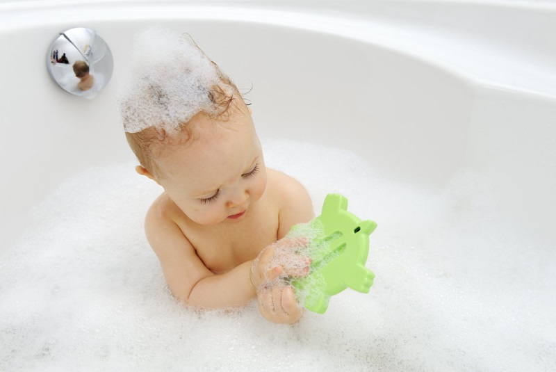 Những lưu ý khi tắm cho trẻ sơ sinh